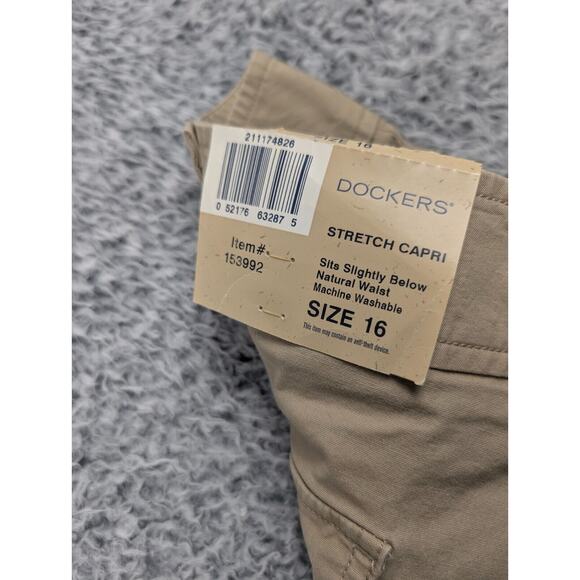 Dockers Pants Womens 16 Beige Classiccore Preppy Cropped Casual Normcore Work - Picture 4 of 9